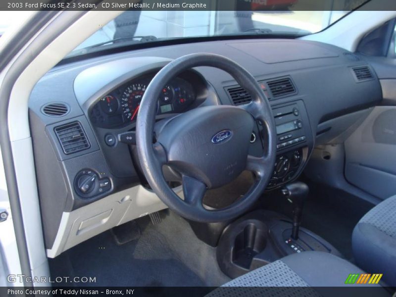 CD Silver Metallic / Medium Graphite 2003 Ford Focus SE 2.3 Sedan