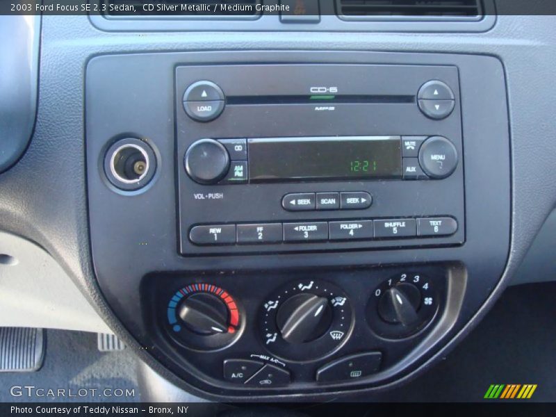 CD Silver Metallic / Medium Graphite 2003 Ford Focus SE 2.3 Sedan