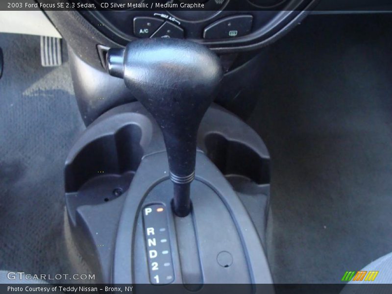 CD Silver Metallic / Medium Graphite 2003 Ford Focus SE 2.3 Sedan