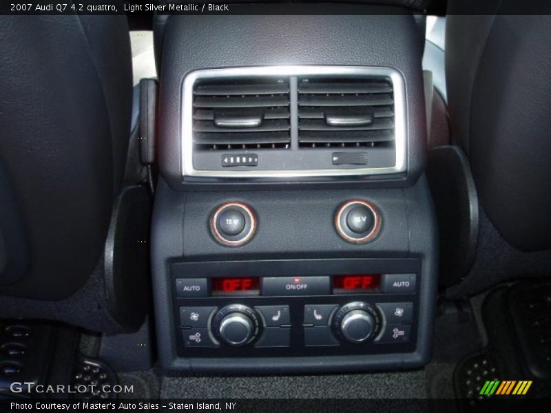 Light Silver Metallic / Black 2007 Audi Q7 4.2 quattro