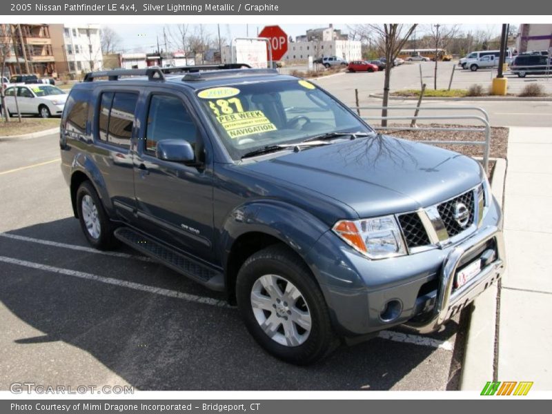 Silver Lightning Metallic / Graphite 2005 Nissan Pathfinder LE 4x4