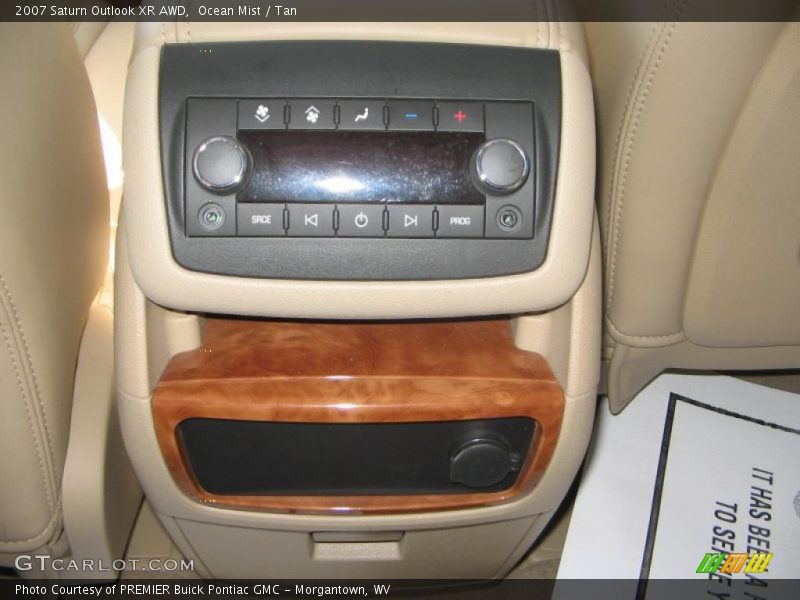Ocean Mist / Tan 2007 Saturn Outlook XR AWD