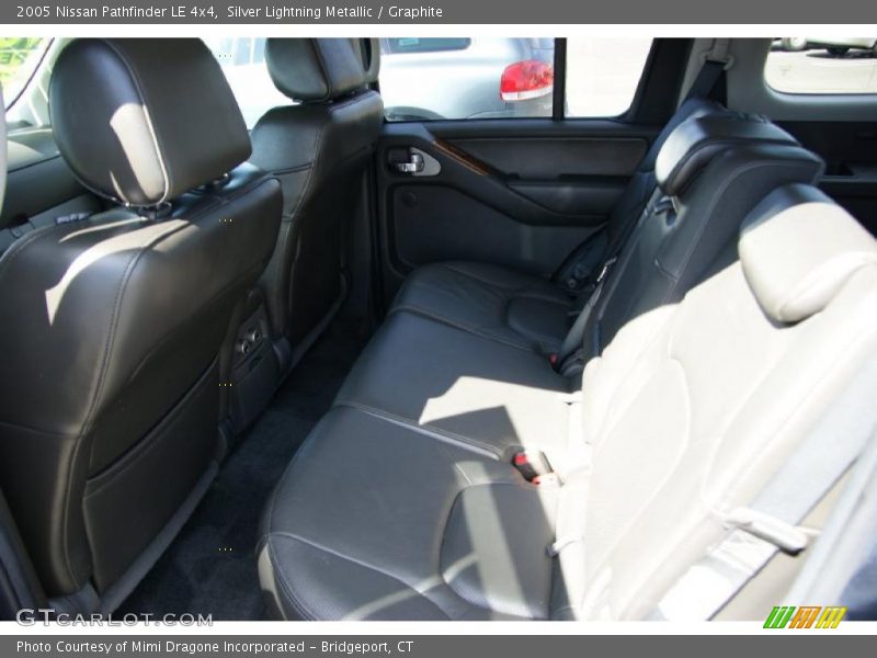 Silver Lightning Metallic / Graphite 2005 Nissan Pathfinder LE 4x4