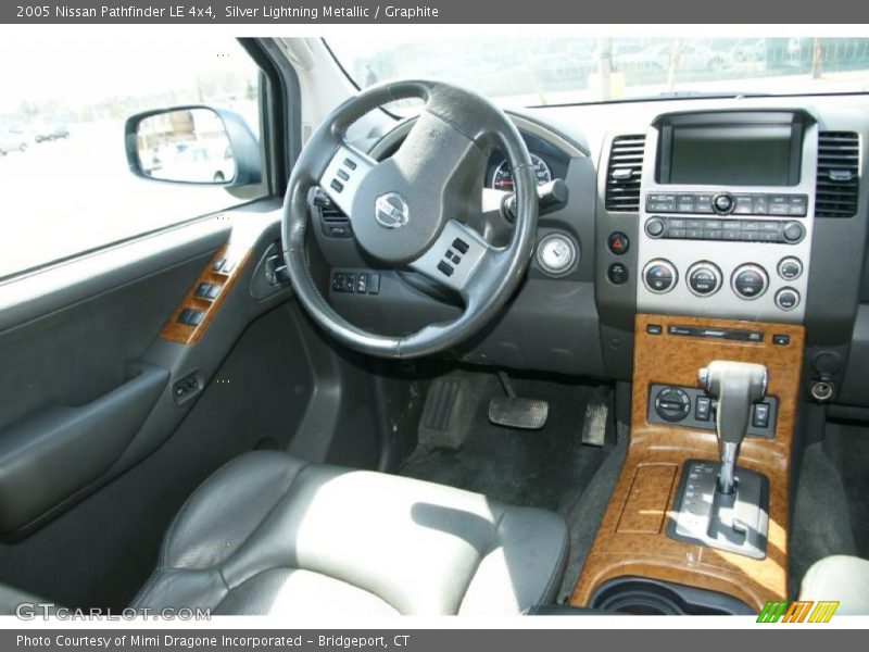 Silver Lightning Metallic / Graphite 2005 Nissan Pathfinder LE 4x4