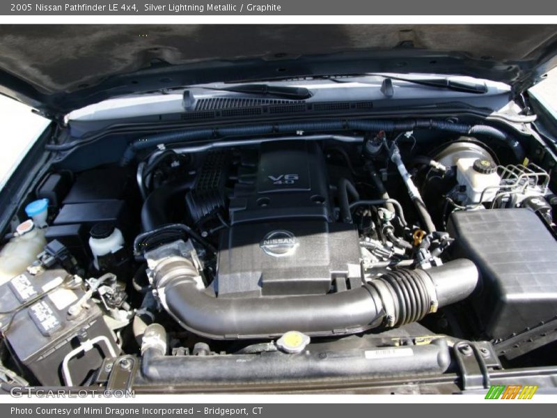 Silver Lightning Metallic / Graphite 2005 Nissan Pathfinder LE 4x4
