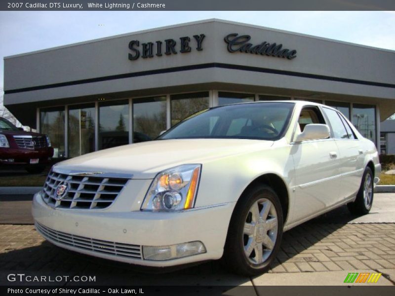 White Lightning / Cashmere 2007 Cadillac DTS Luxury