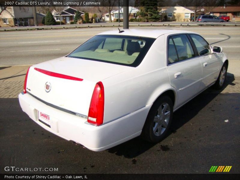 White Lightning / Cashmere 2007 Cadillac DTS Luxury