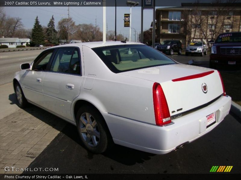 White Lightning / Cashmere 2007 Cadillac DTS Luxury