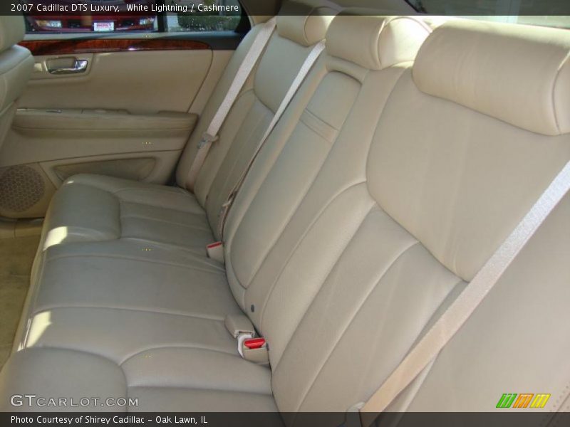 White Lightning / Cashmere 2007 Cadillac DTS Luxury