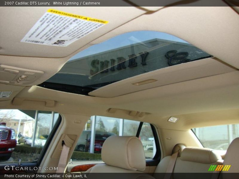 White Lightning / Cashmere 2007 Cadillac DTS Luxury