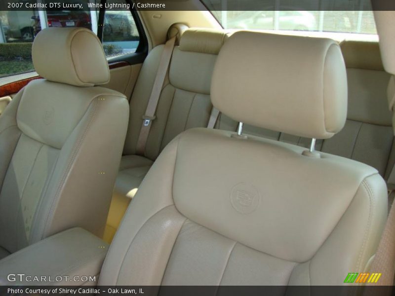 White Lightning / Cashmere 2007 Cadillac DTS Luxury