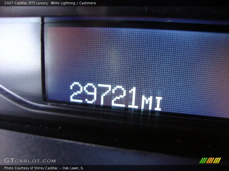 White Lightning / Cashmere 2007 Cadillac DTS Luxury