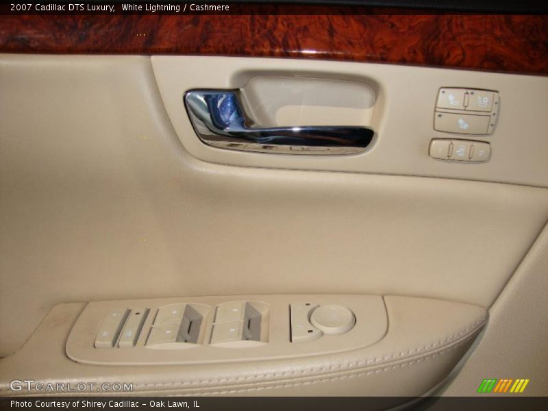 White Lightning / Cashmere 2007 Cadillac DTS Luxury