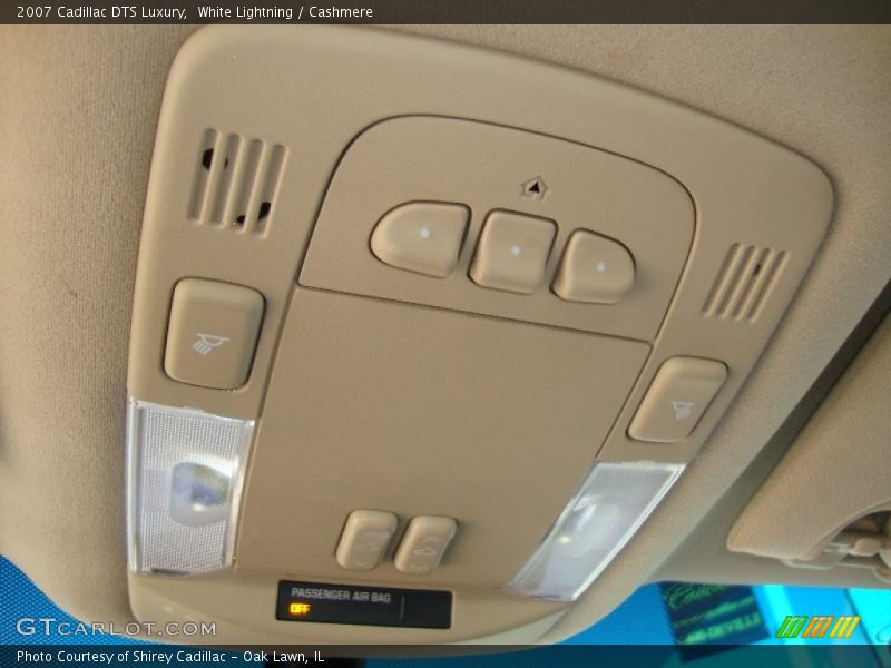 White Lightning / Cashmere 2007 Cadillac DTS Luxury