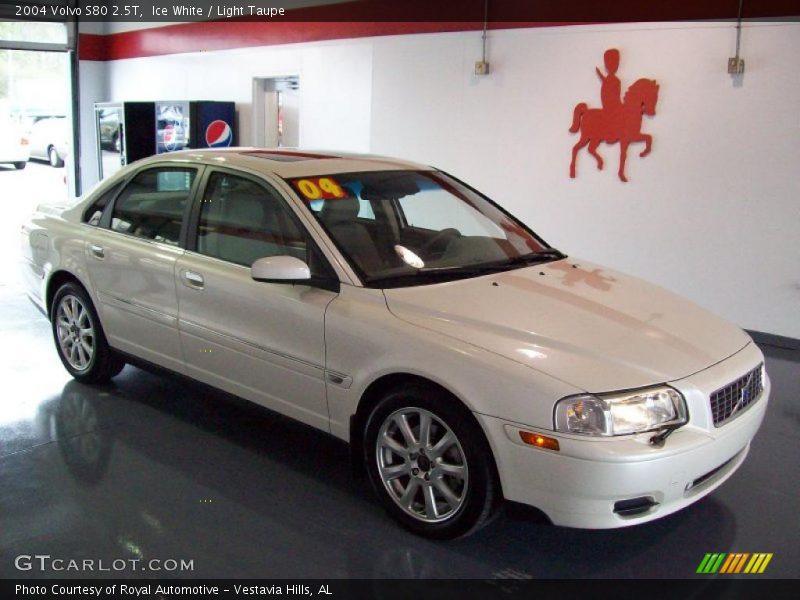 Ice White / Light Taupe 2004 Volvo S80 2.5T