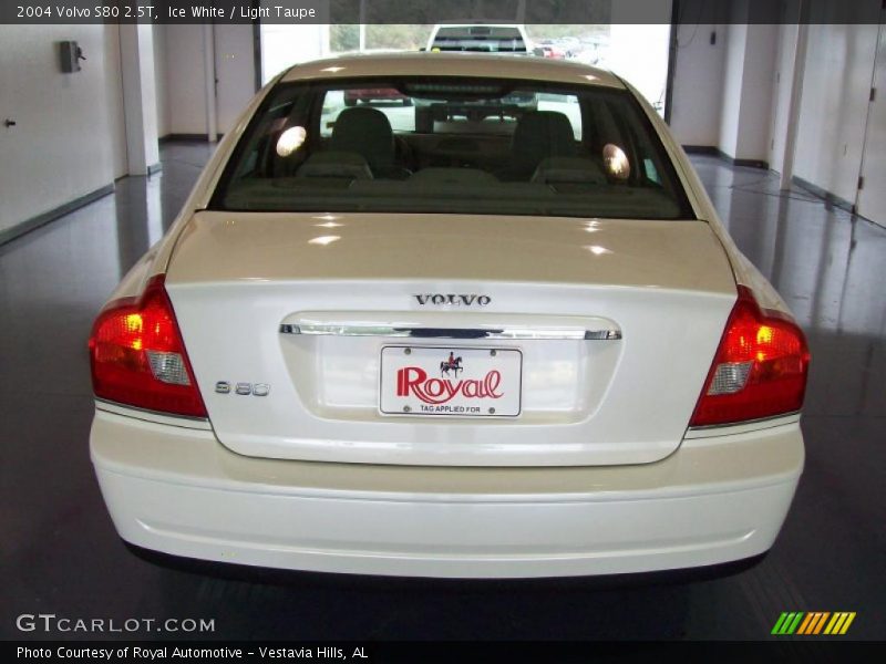 Ice White / Light Taupe 2004 Volvo S80 2.5T