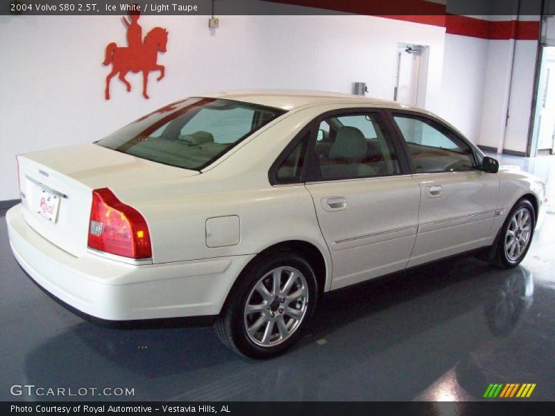 Ice White / Light Taupe 2004 Volvo S80 2.5T