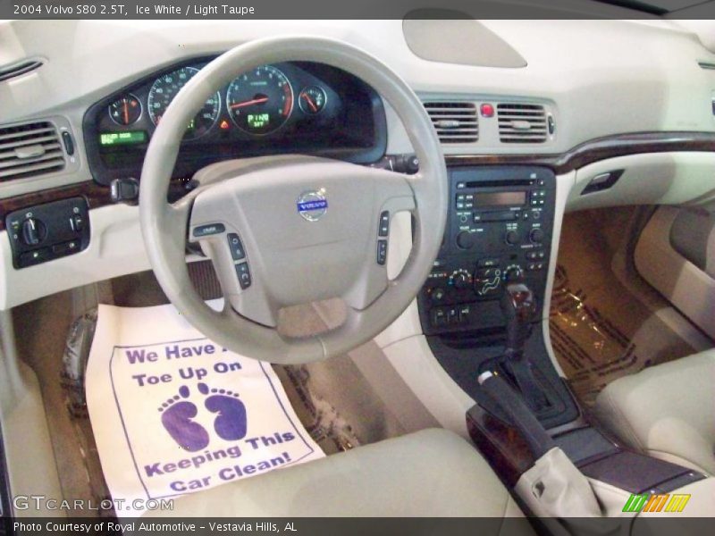 Ice White / Light Taupe 2004 Volvo S80 2.5T