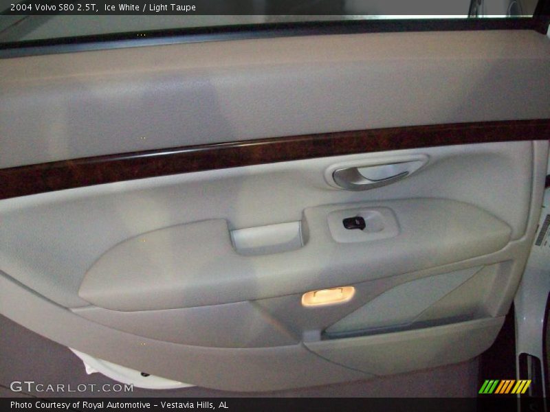 Ice White / Light Taupe 2004 Volvo S80 2.5T