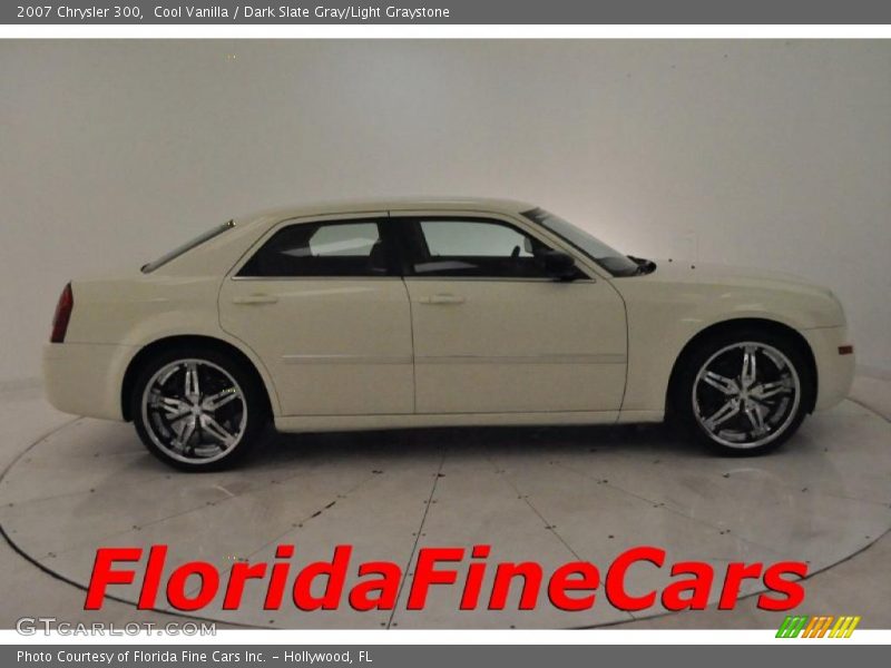 Cool Vanilla / Dark Slate Gray/Light Graystone 2007 Chrysler 300