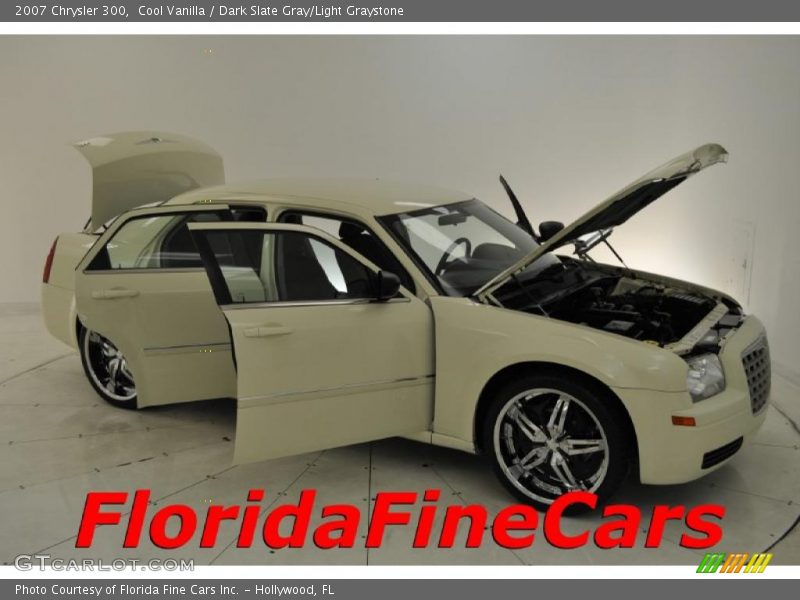 Cool Vanilla / Dark Slate Gray/Light Graystone 2007 Chrysler 300