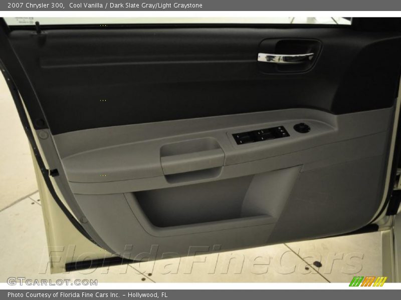 Cool Vanilla / Dark Slate Gray/Light Graystone 2007 Chrysler 300