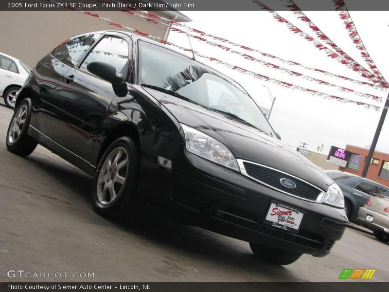 Pitch Black / Dark Flint/Light Flint 2005 Ford Focus ZX3 SE Coupe