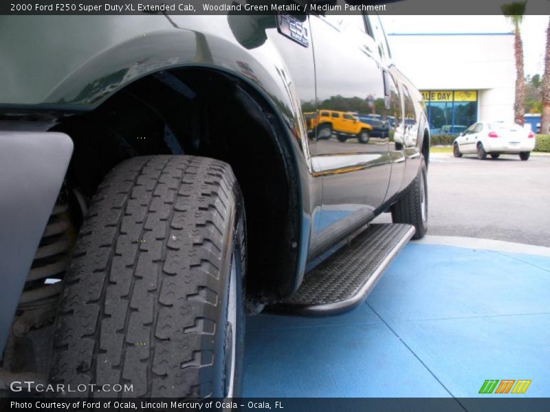 Woodland Green Metallic / Medium Parchment 2000 Ford F250 Super Duty XL Extended Cab