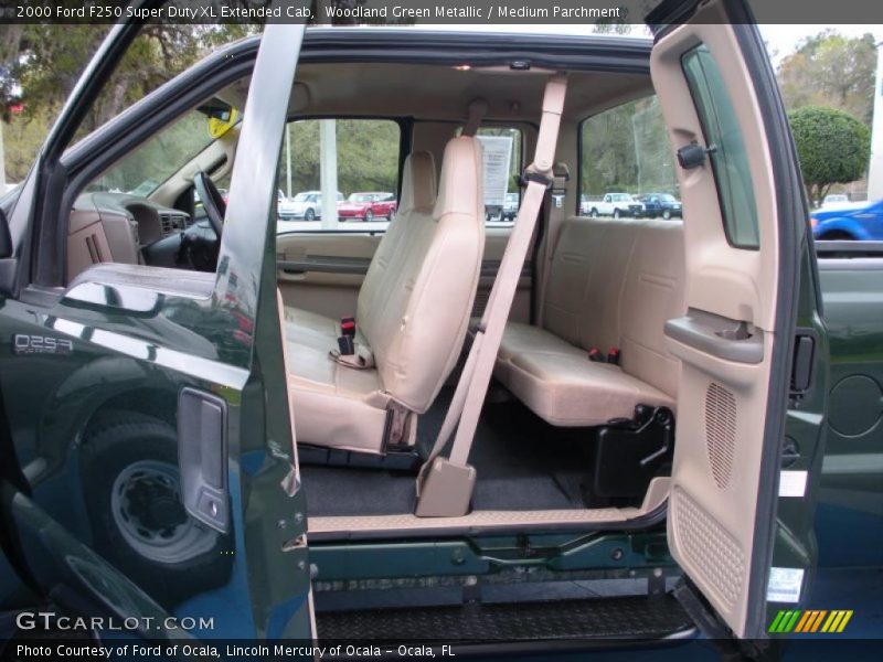 Woodland Green Metallic / Medium Parchment 2000 Ford F250 Super Duty XL Extended Cab