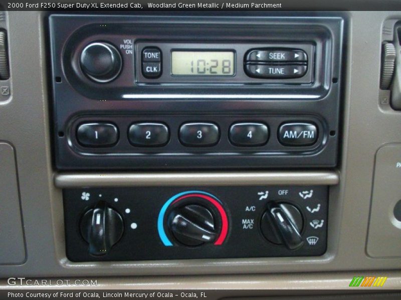 Woodland Green Metallic / Medium Parchment 2000 Ford F250 Super Duty XL Extended Cab