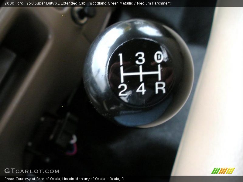 Woodland Green Metallic / Medium Parchment 2000 Ford F250 Super Duty XL Extended Cab
