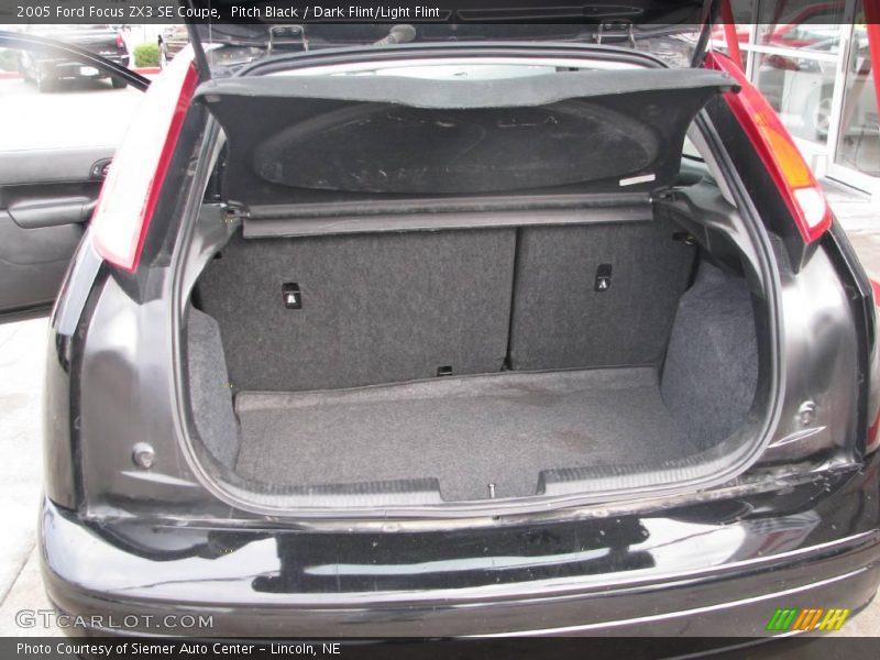 Pitch Black / Dark Flint/Light Flint 2005 Ford Focus ZX3 SE Coupe