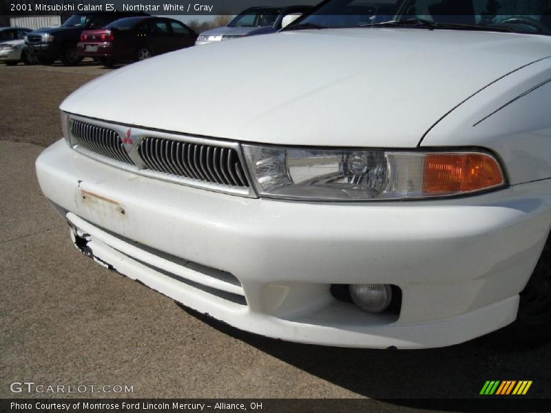 Northstar White / Gray 2001 Mitsubishi Galant ES