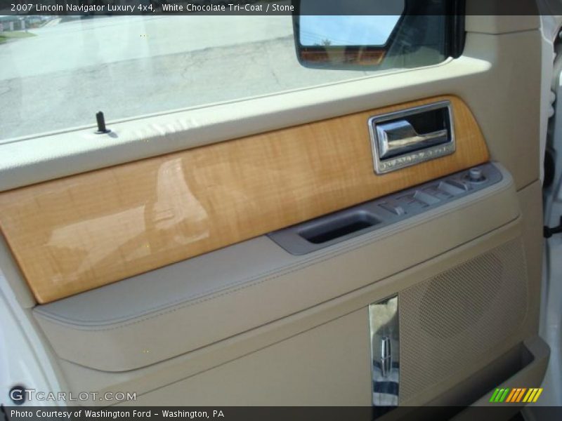 White Chocolate Tri-Coat / Stone 2007 Lincoln Navigator Luxury 4x4