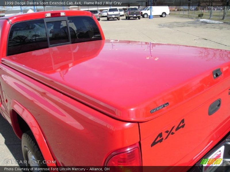 Flame Red / Mist Gray 1999 Dodge Dakota Sport Extended Cab 4x4