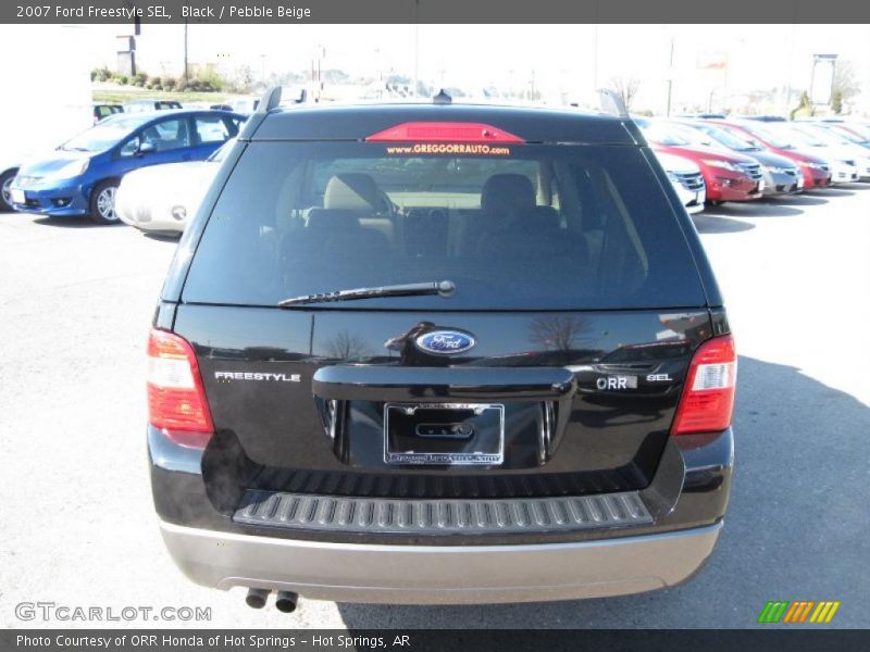 Black / Pebble Beige 2007 Ford Freestyle SEL