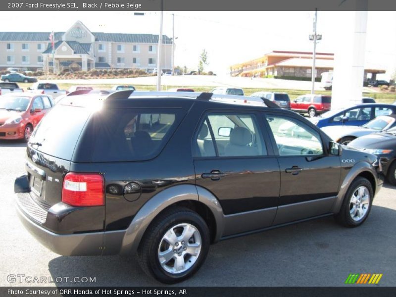 Black / Pebble Beige 2007 Ford Freestyle SEL