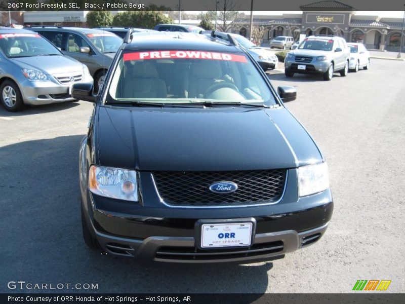 Black / Pebble Beige 2007 Ford Freestyle SEL