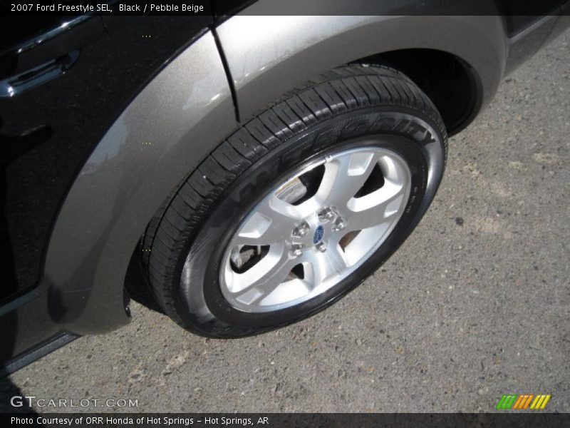 Black / Pebble Beige 2007 Ford Freestyle SEL