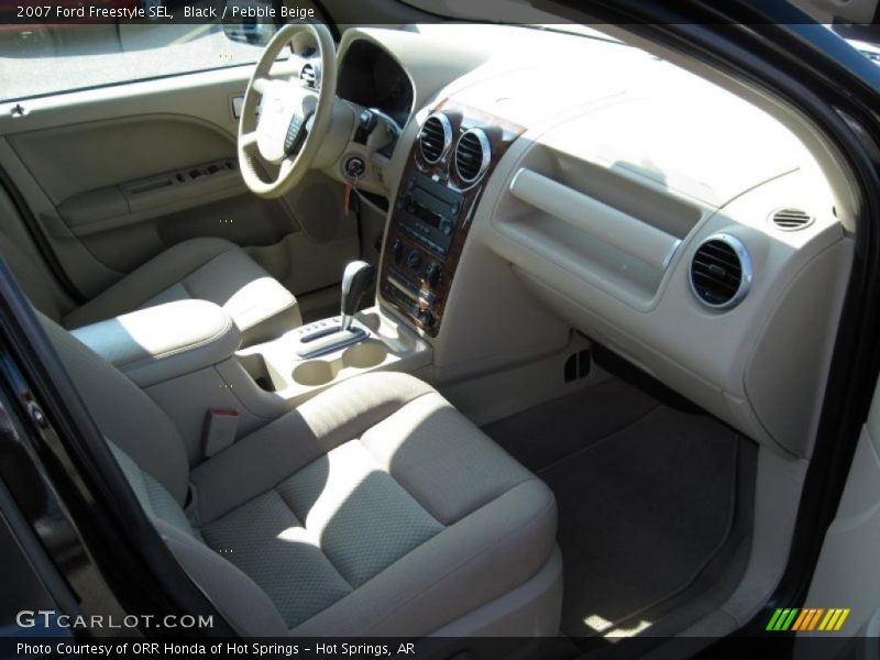 Black / Pebble Beige 2007 Ford Freestyle SEL
