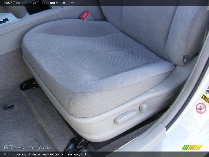 Titanium Metallic / Ash 2007 Toyota Camry LE