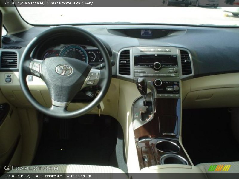 Sunset Bronze Mica / Ivory 2009 Toyota Venza I4