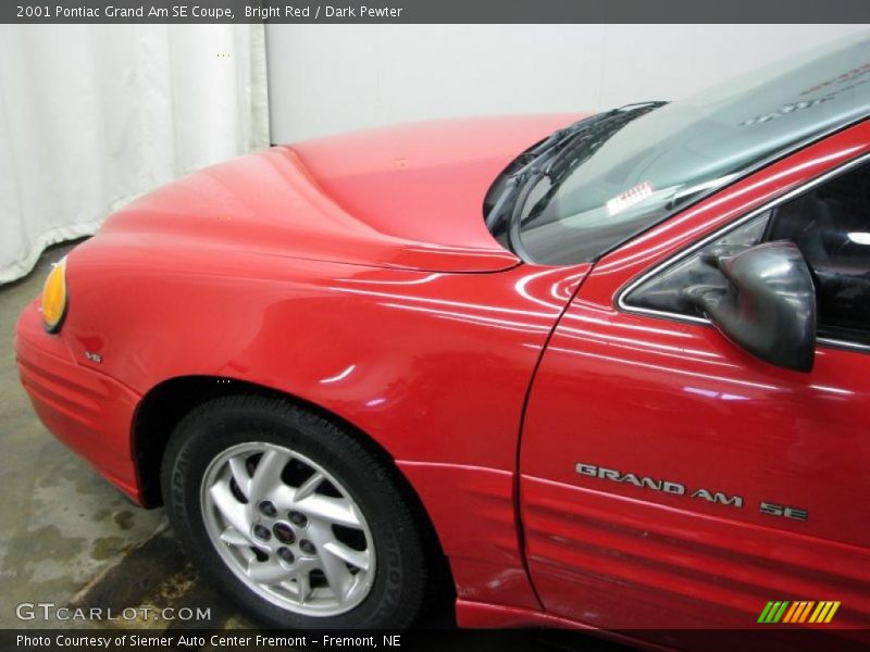 Bright Red / Dark Pewter 2001 Pontiac Grand Am SE Coupe