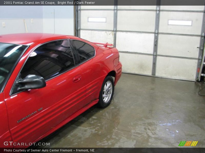 Bright Red / Dark Pewter 2001 Pontiac Grand Am SE Coupe
