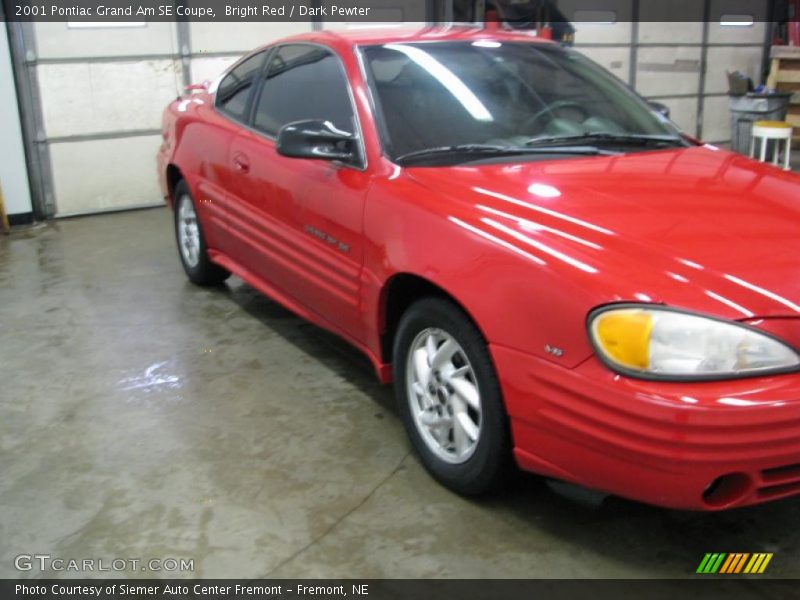 Bright Red / Dark Pewter 2001 Pontiac Grand Am SE Coupe