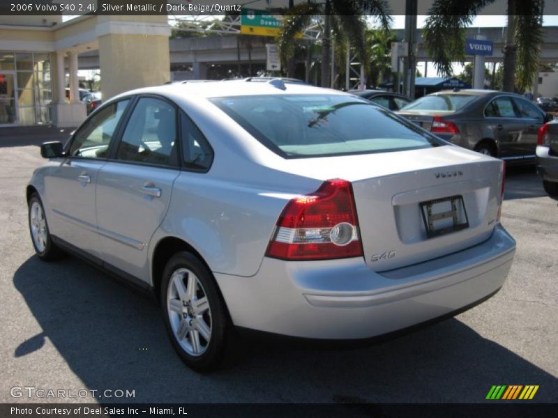 Silver Metallic / Dark Beige/Quartz 2006 Volvo S40 2.4i