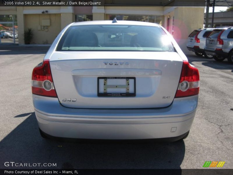 Silver Metallic / Dark Beige/Quartz 2006 Volvo S40 2.4i