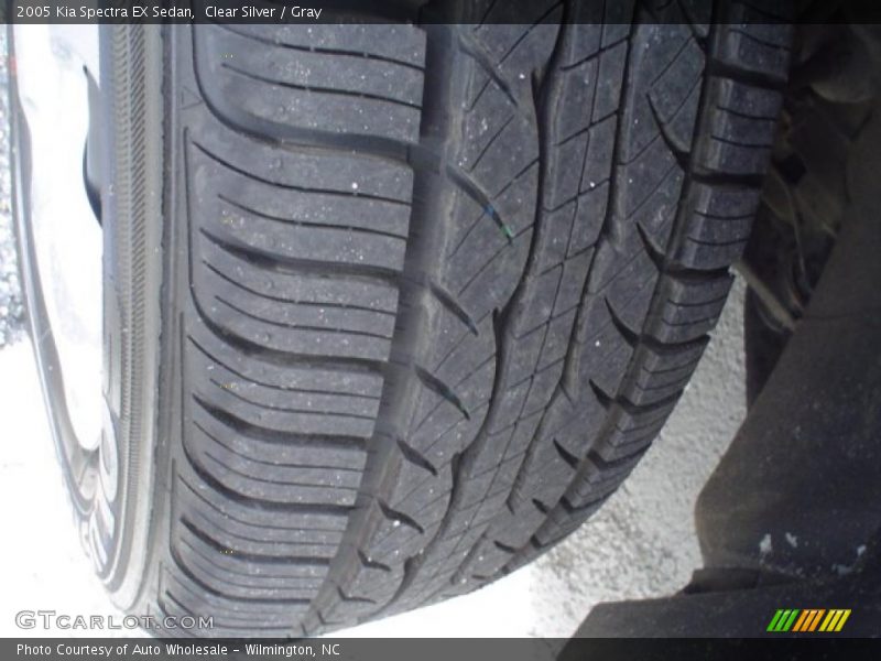 Clear Silver / Gray 2005 Kia Spectra EX Sedan