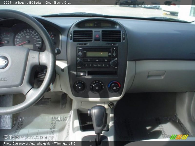 Clear Silver / Gray 2005 Kia Spectra EX Sedan