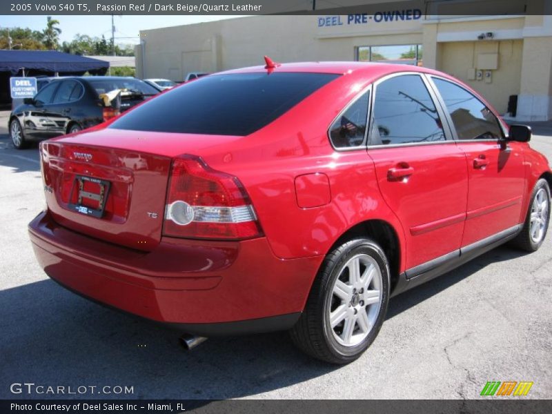 Passion Red / Dark Beige/Quartz Leather 2005 Volvo S40 T5